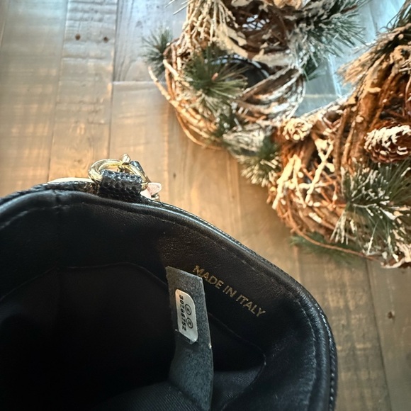 CHANEL caviar quilted black phone holder with chain ￼ - Picture 7 of 7